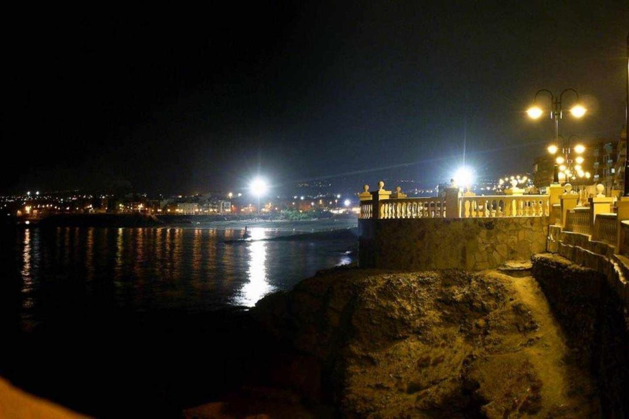 Piso En Primera Linea Con Vistas Directas Al Mar Melenara Extérieur photo